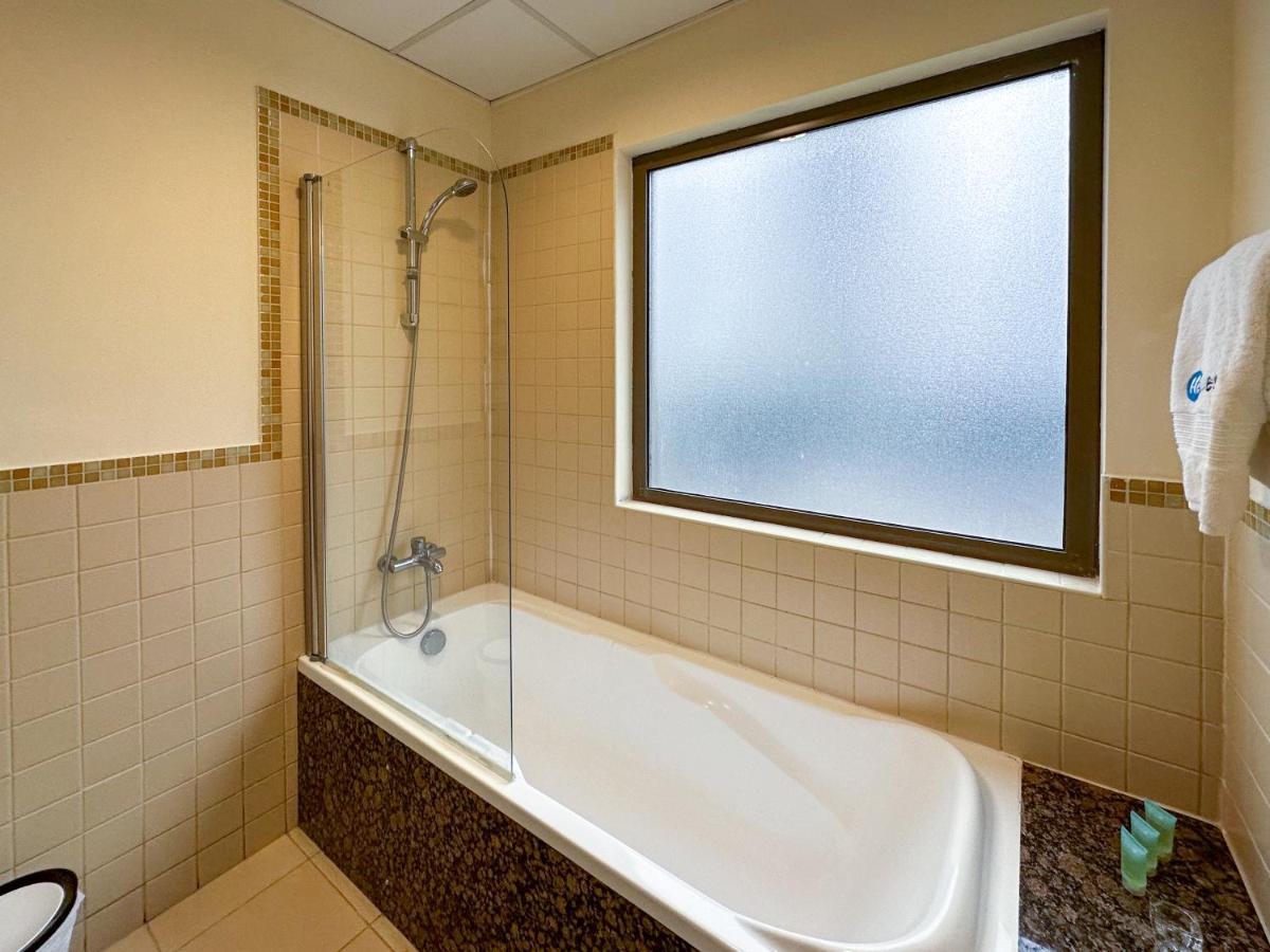Higuests - Spacious In Jbr, 5-min Walk To The Beach Apartment *